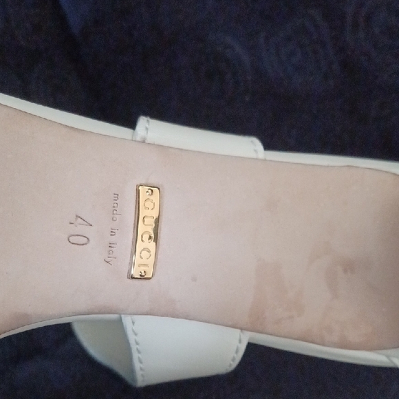 Gucci Cream Block Heel Sandals with Ankle Buckle - Picture 6 of 8